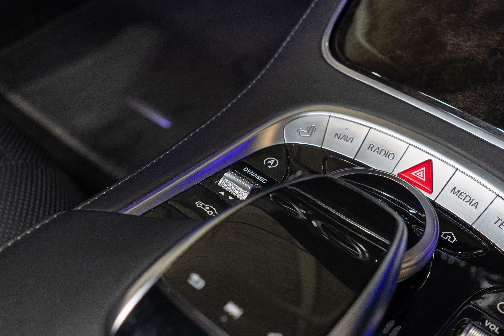 Mercedes-Benz S-Class view 21