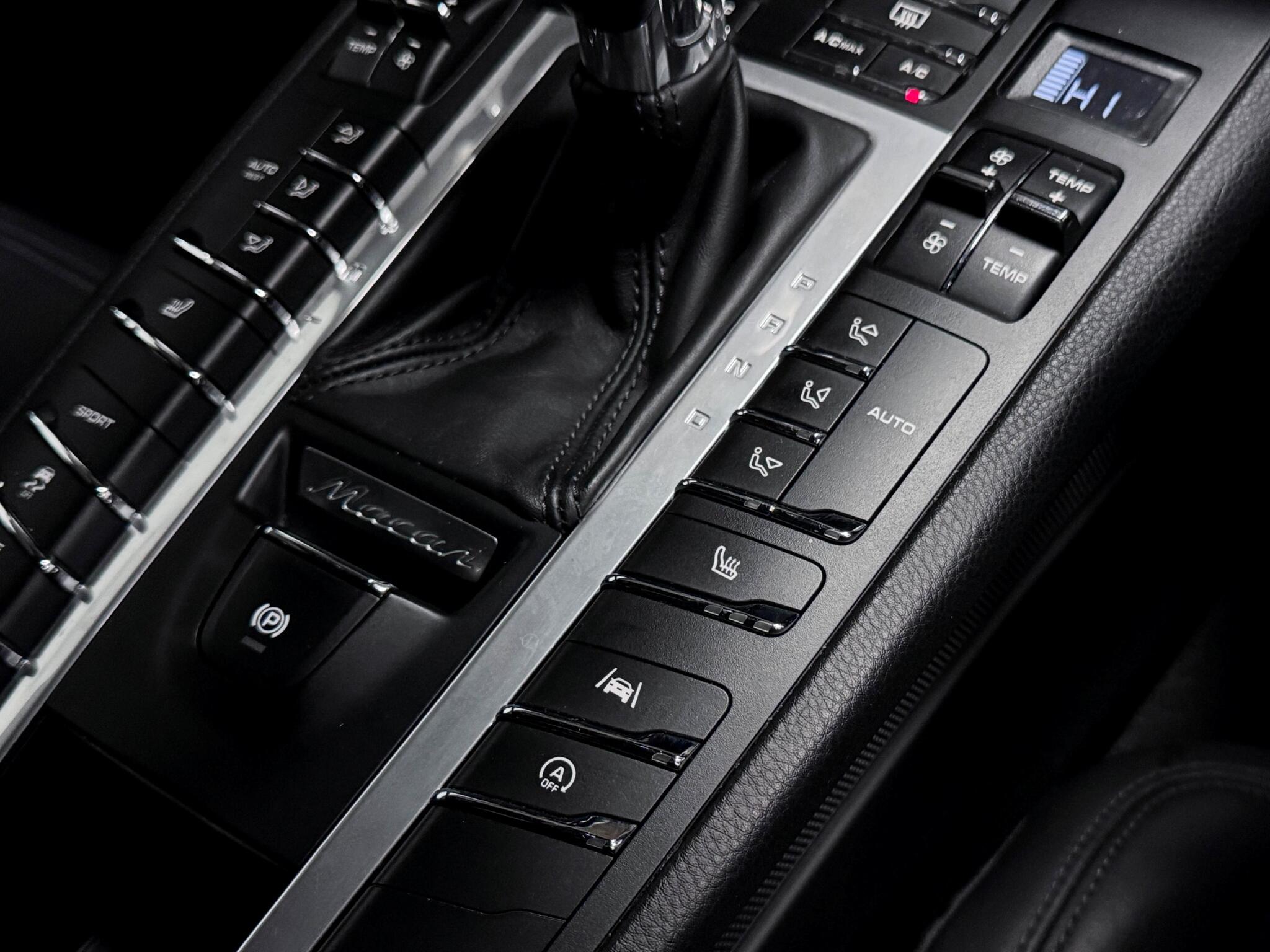 Porsche Macan view 35
