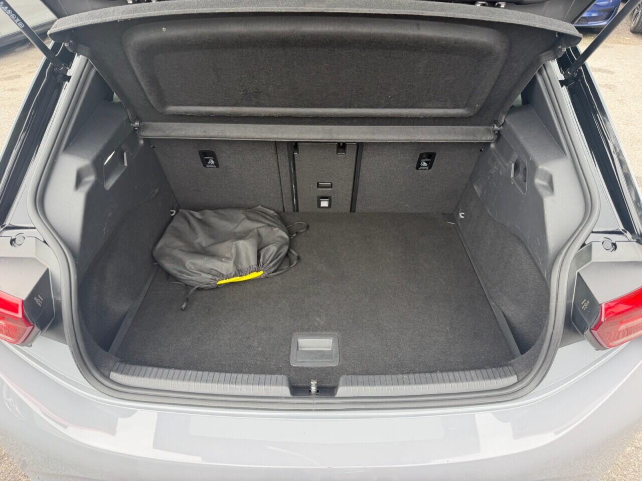 Volkswagen ID.3 view 19