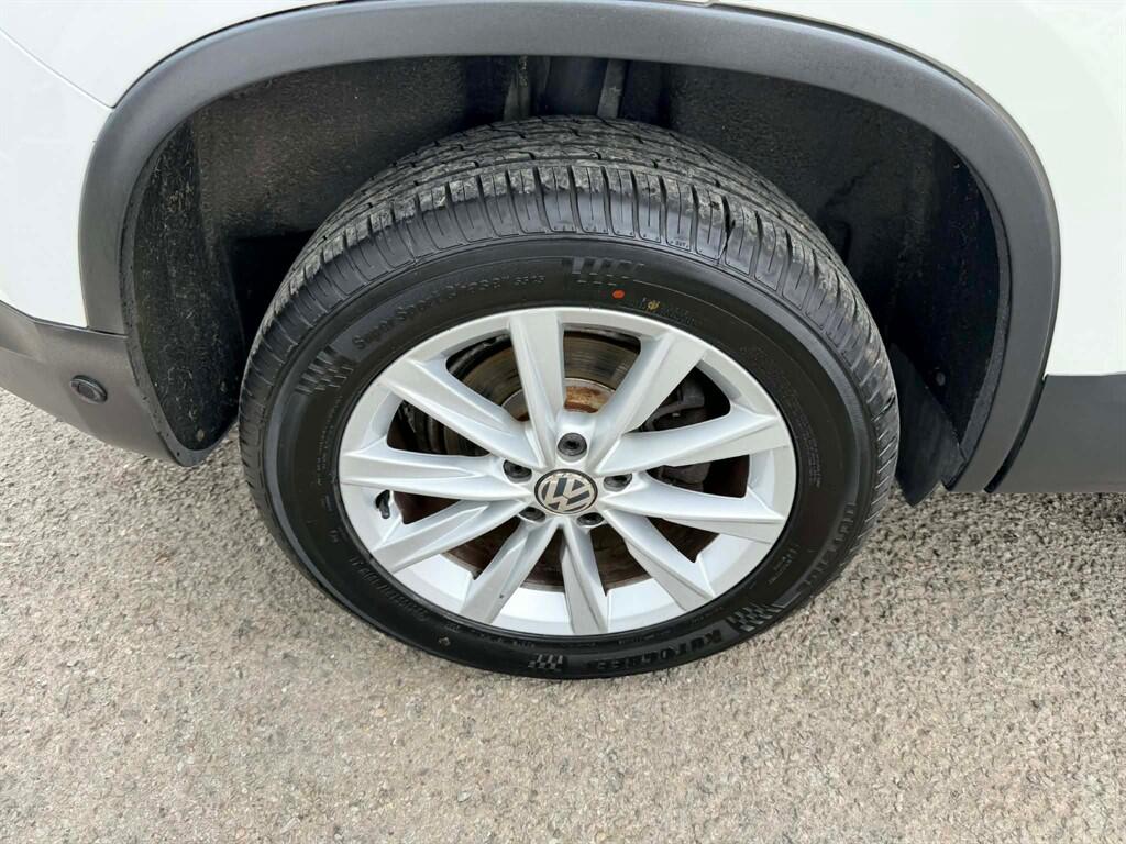Volkswagen Tiguan view 8
