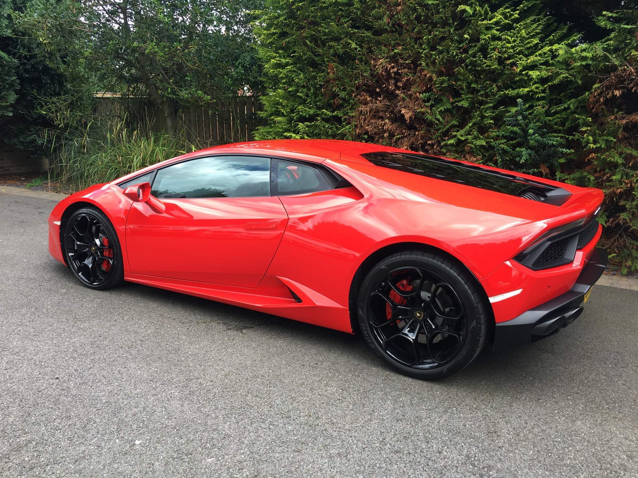Lamborghini Huracan view 7