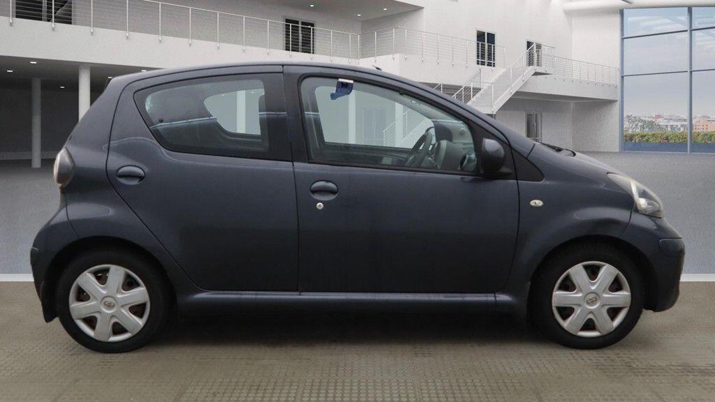 Toyota Aygo view 15