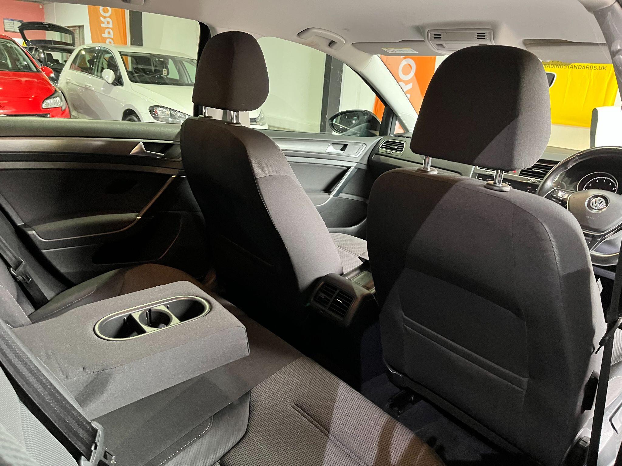 Volkswagen Golf view 27