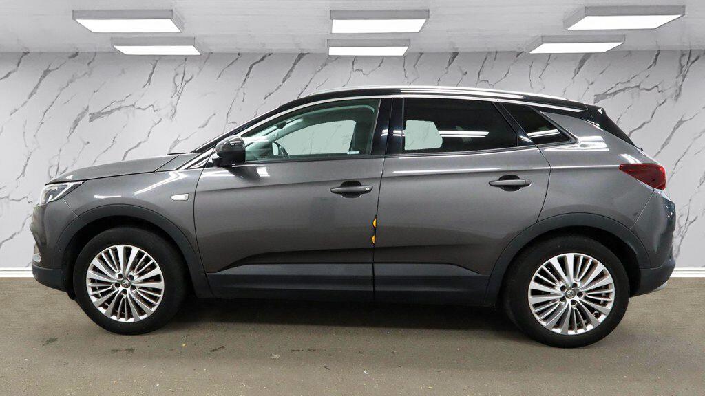 Vauxhall Grandland X view 8