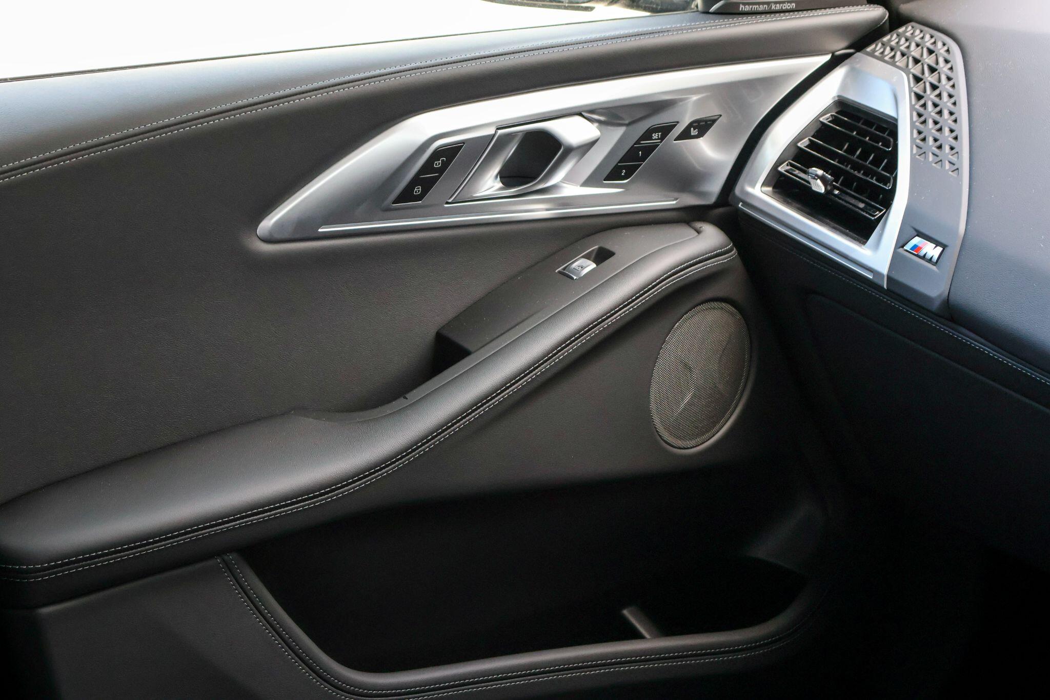 BMW XM view 19