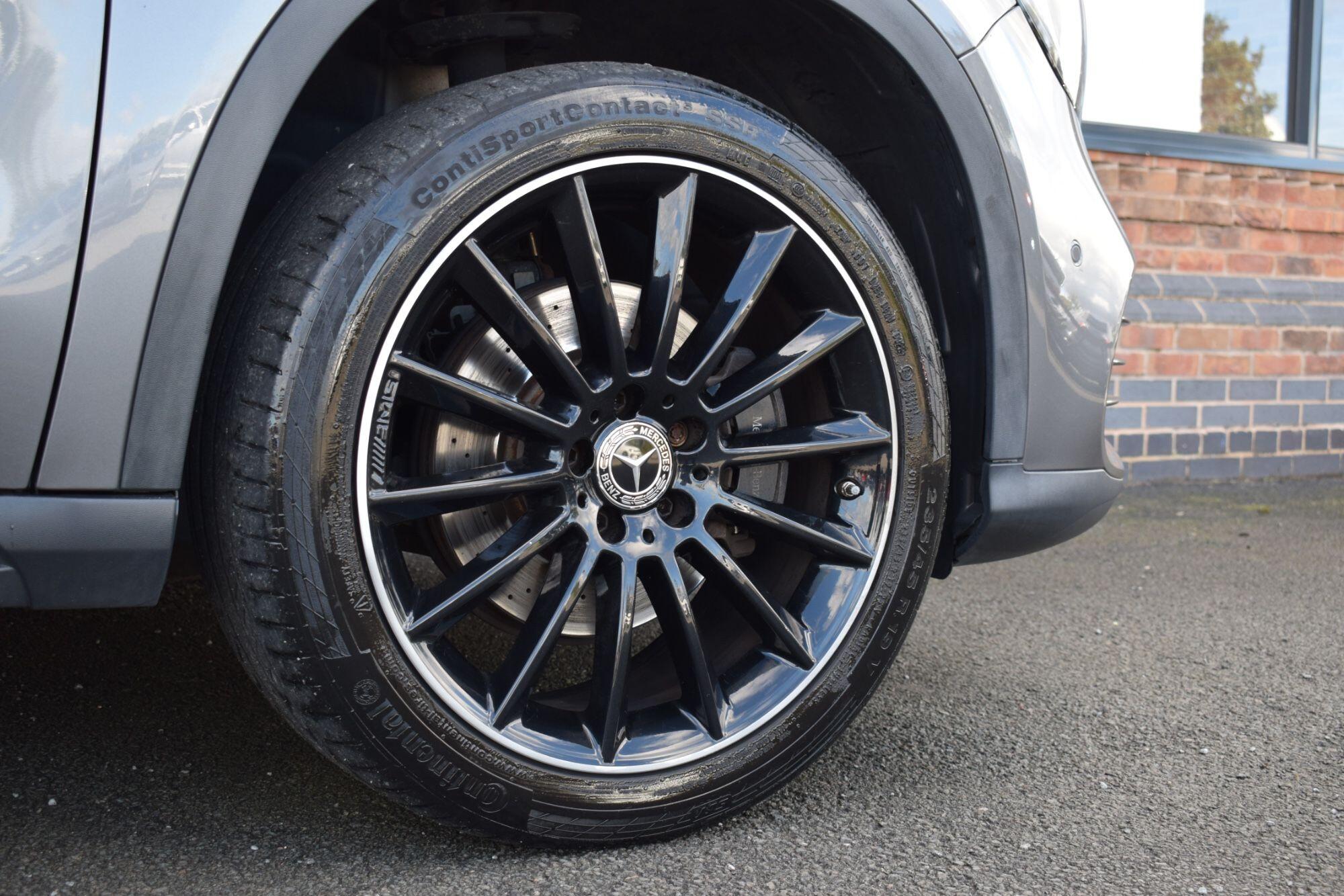 Mercedes-Benz GLA view 53