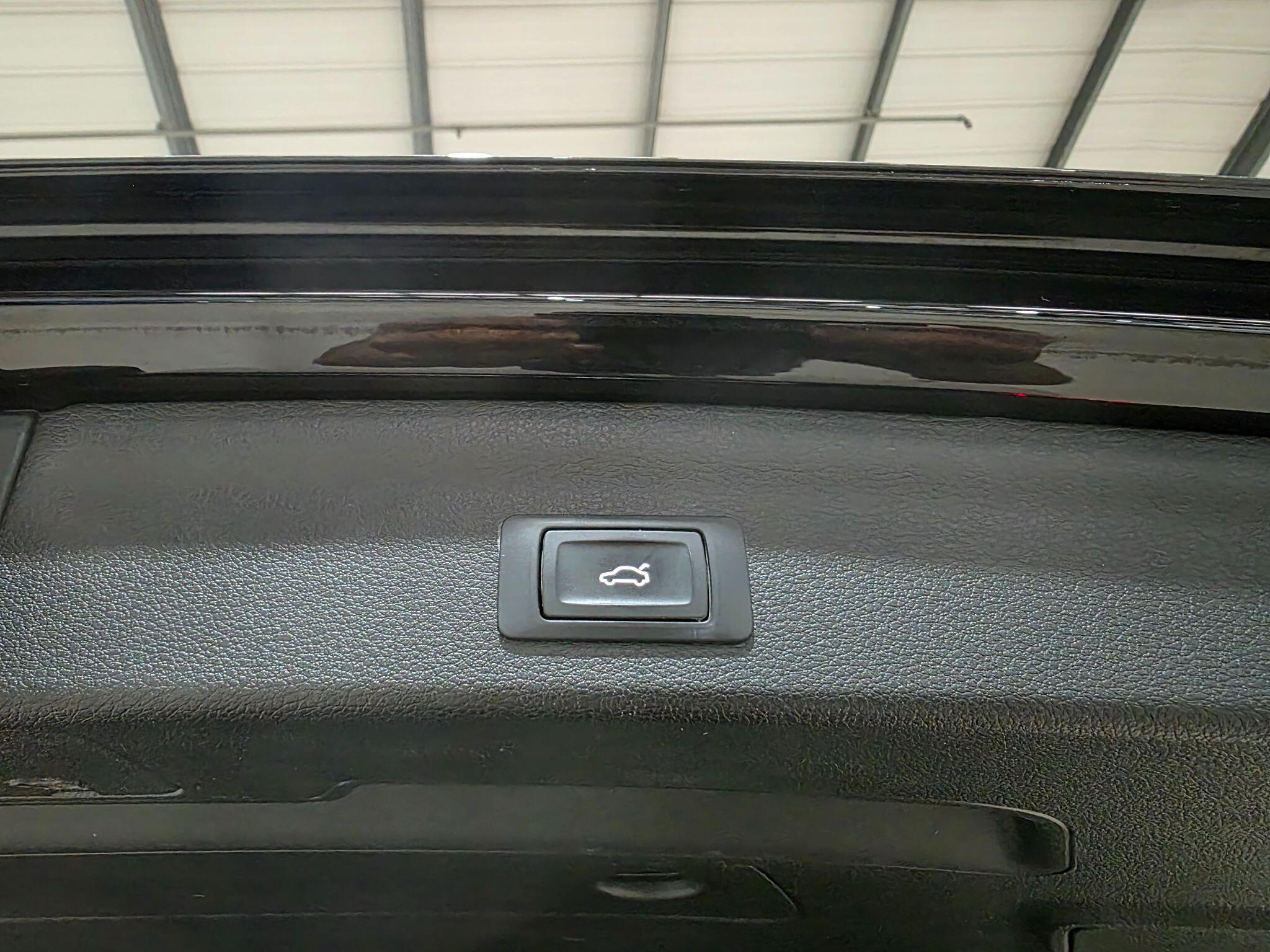 Audi Q3 view 29