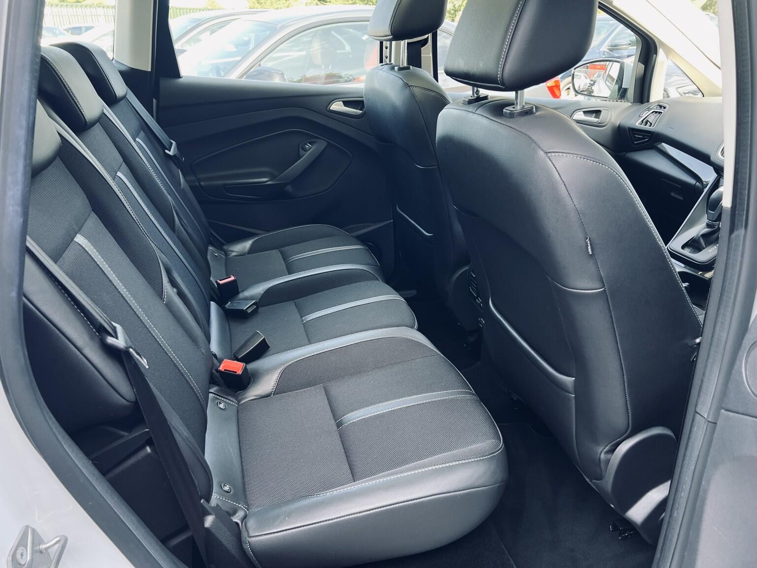 Ford C-Max view 26