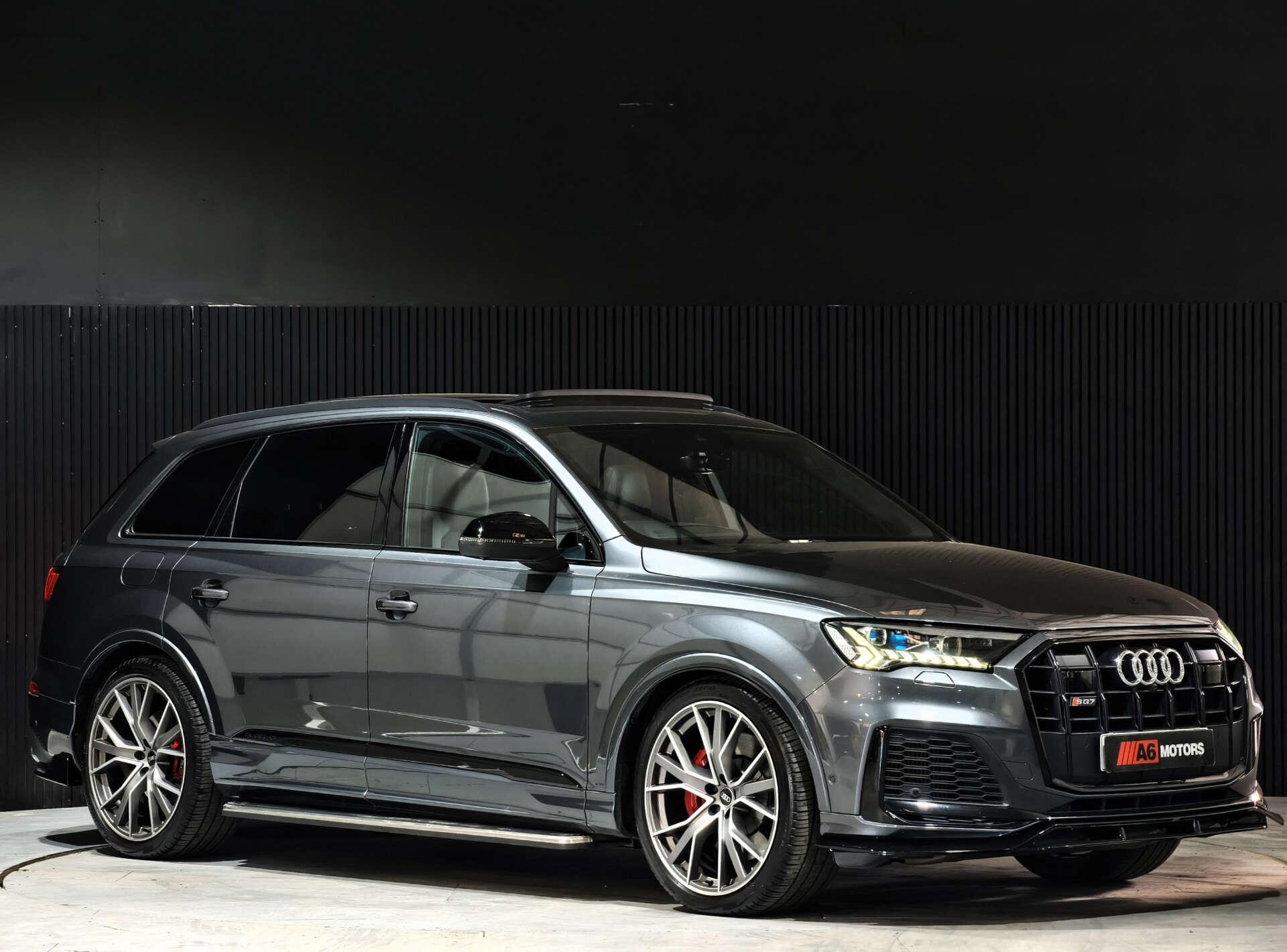 Audi SQ7 view 8