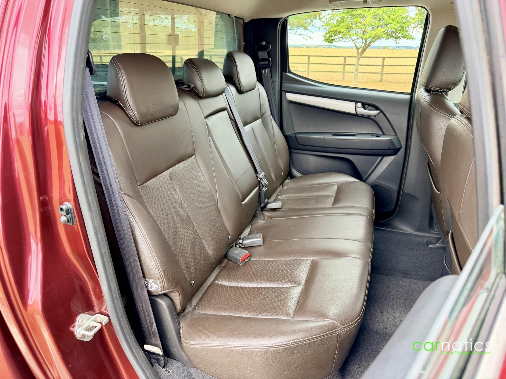 Isuzu D-Max view 40
