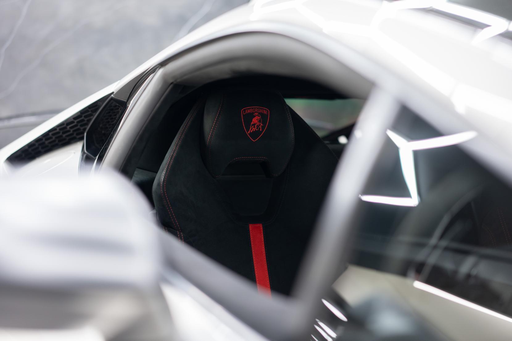 Lamborghini Huracan view 31
