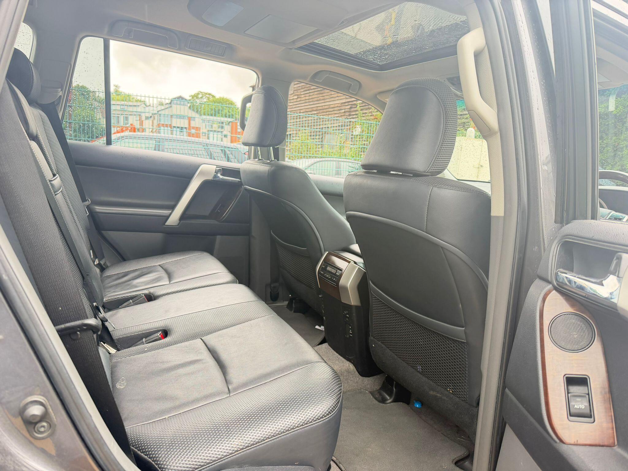 Toyota Land Cruiser view 14
