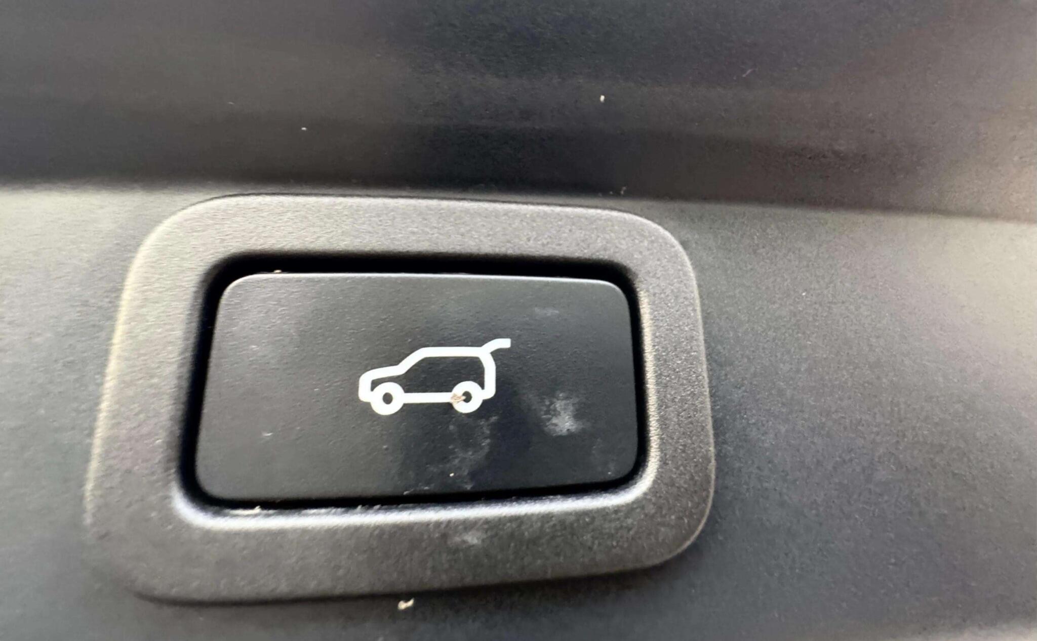 Jaguar I-Pace view 78