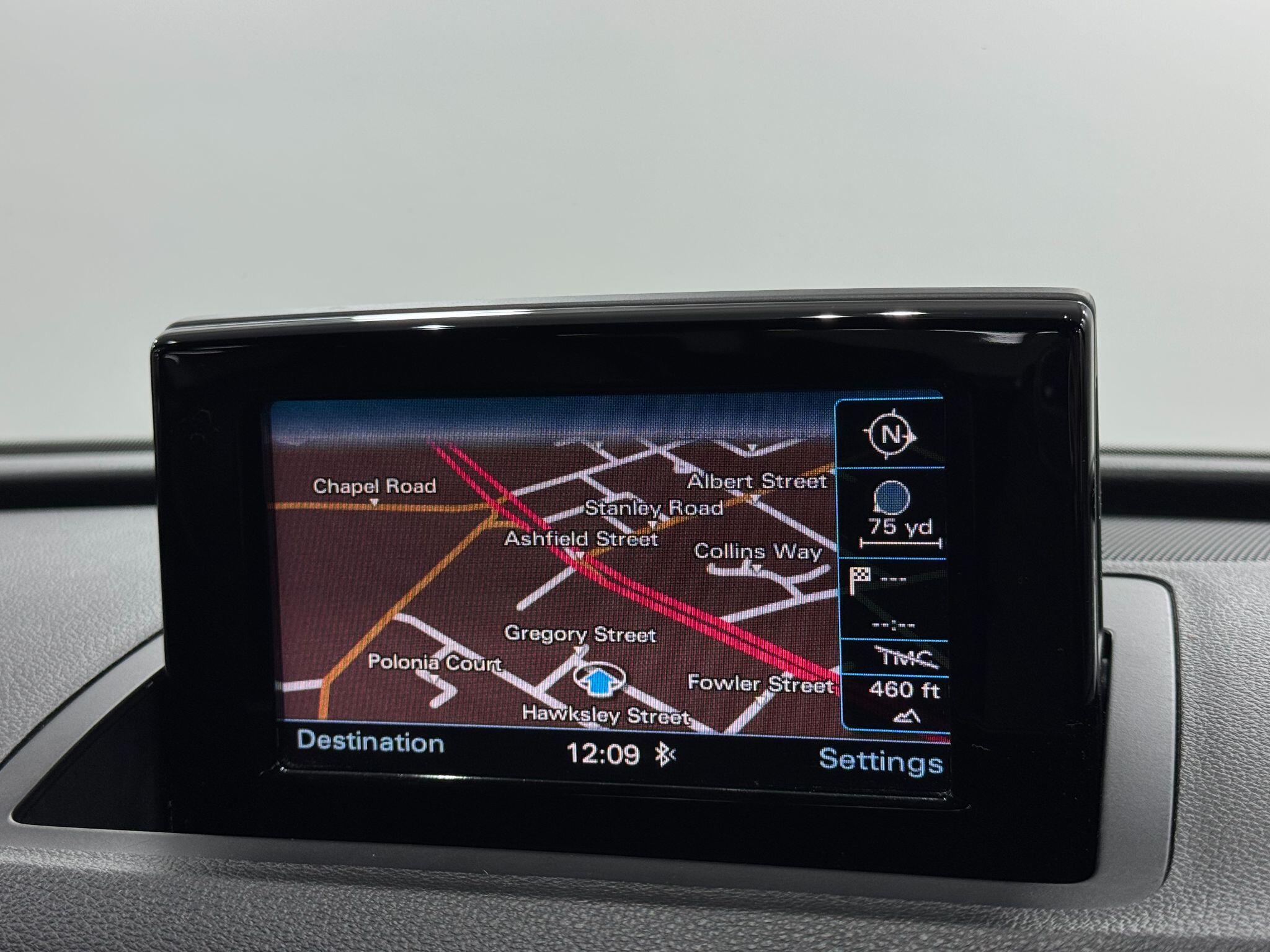 Audi Q3 view 31