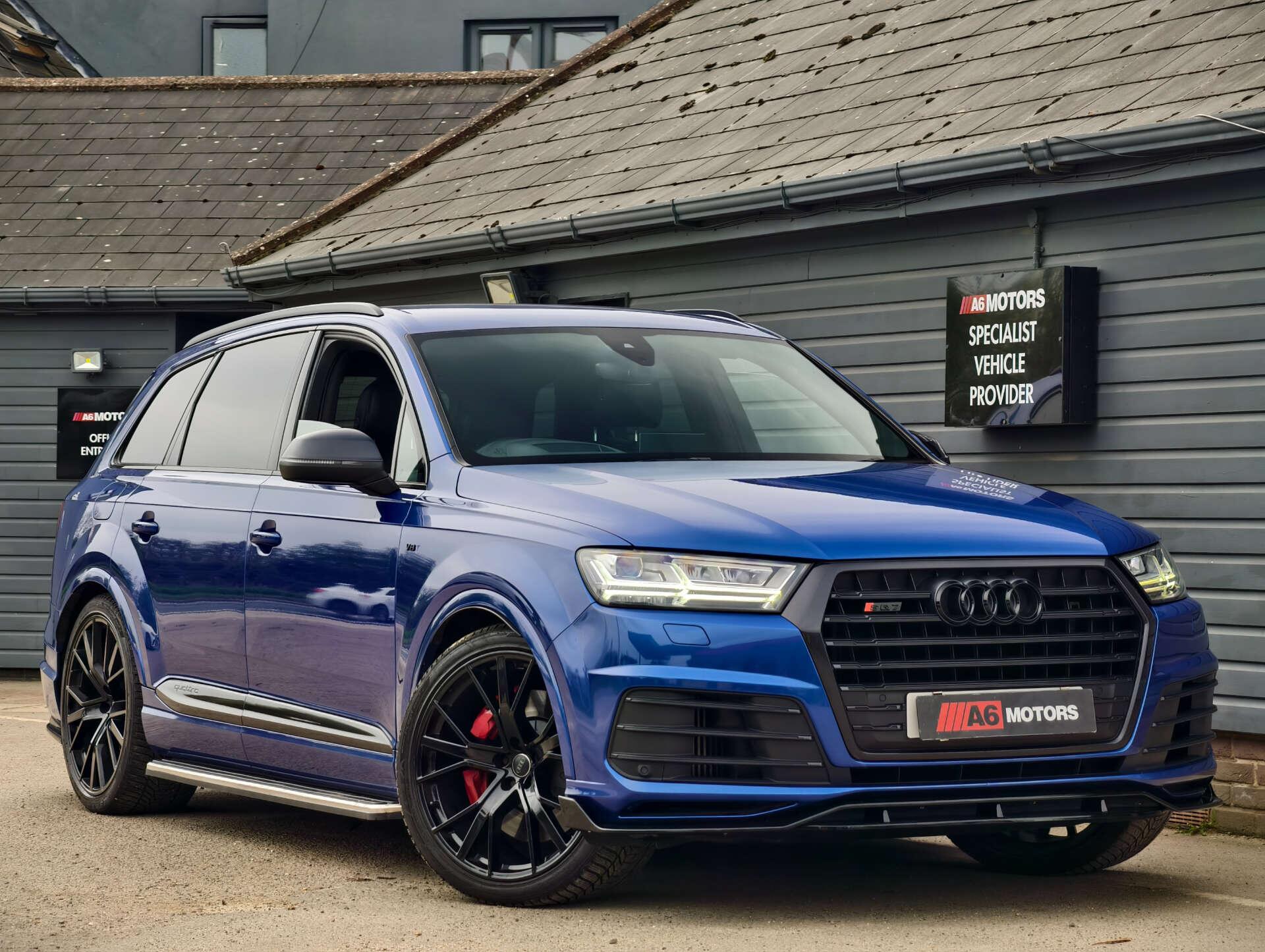 Audi SQ7 view 11