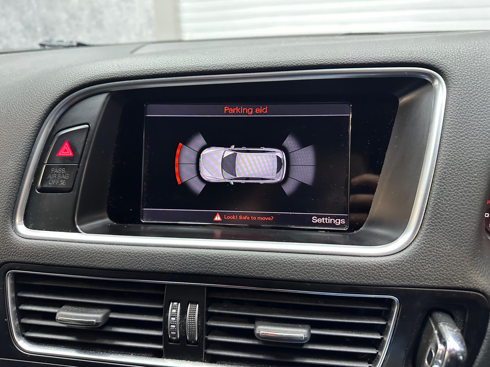 Audi Q5 view 13