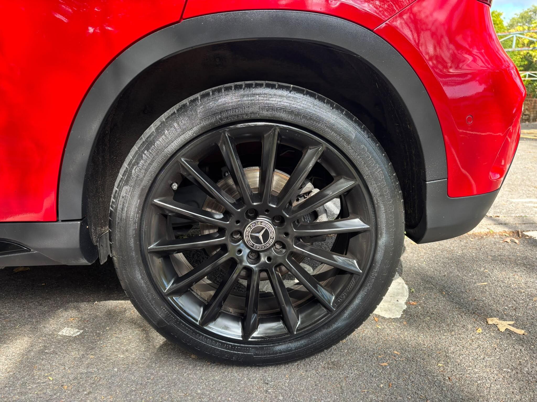 Mercedes-Benz Gla view 30