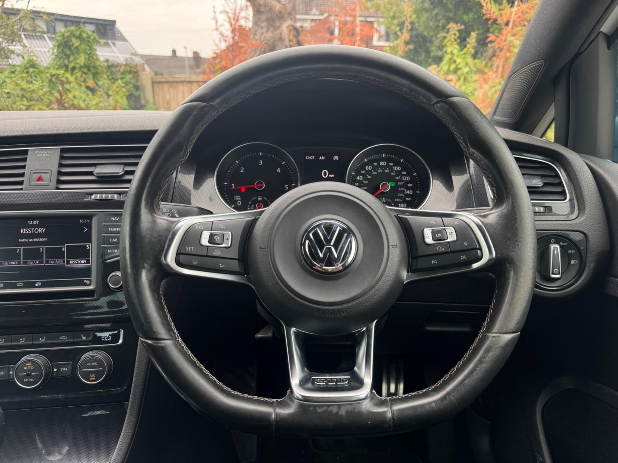 Volkswagen Golf view 29
