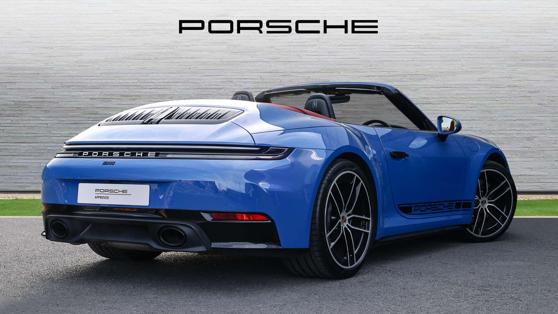 Porsche 911 view 3