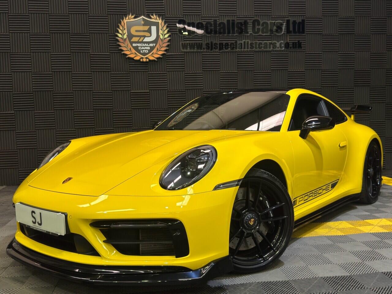 Porsche 911 view 24
