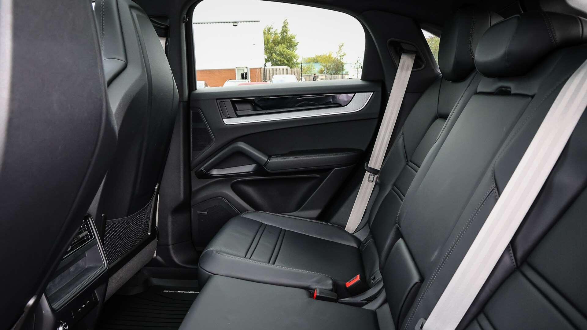 Porsche Cayenne view 14