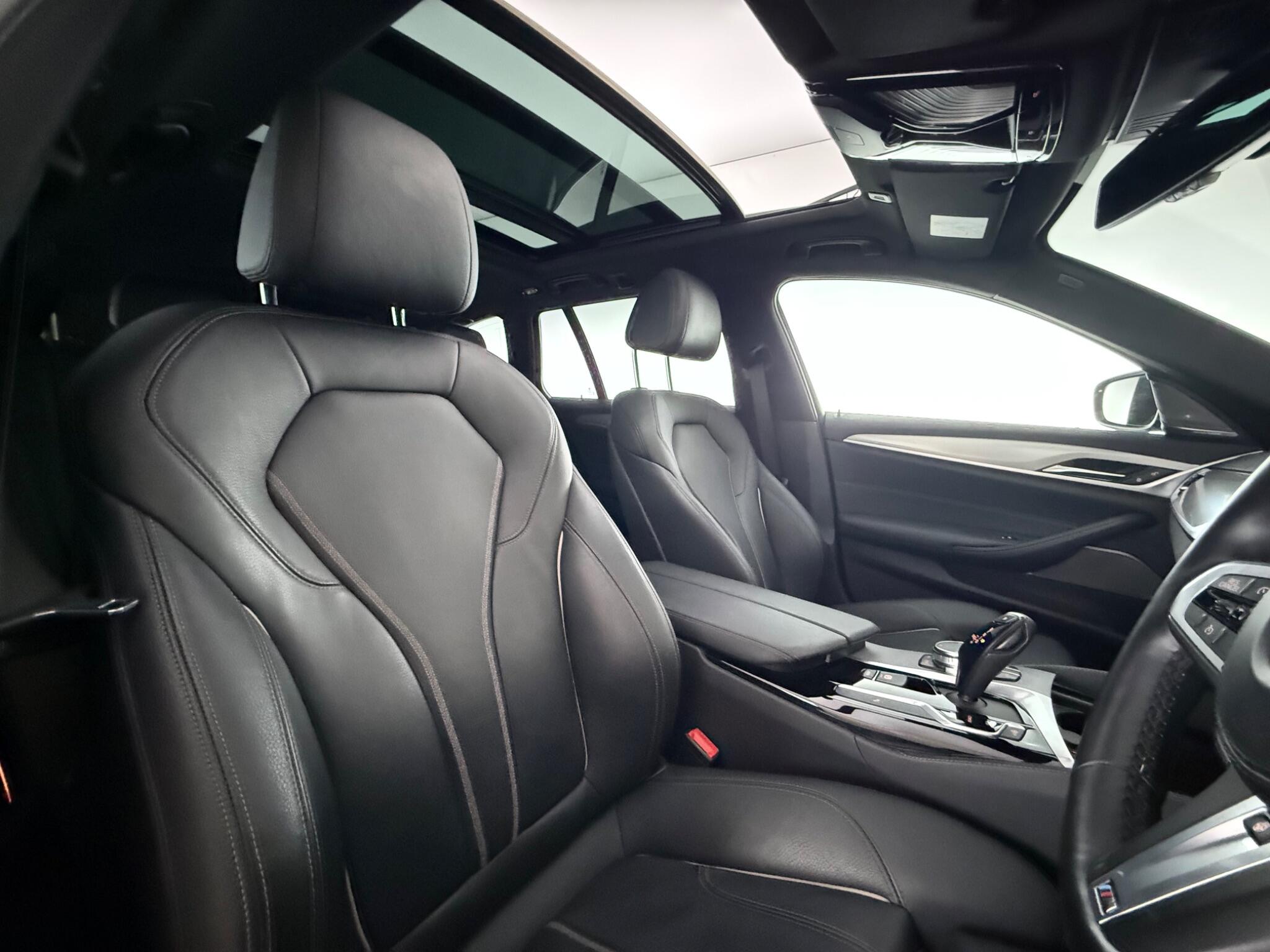 BMW 5 Series view 33