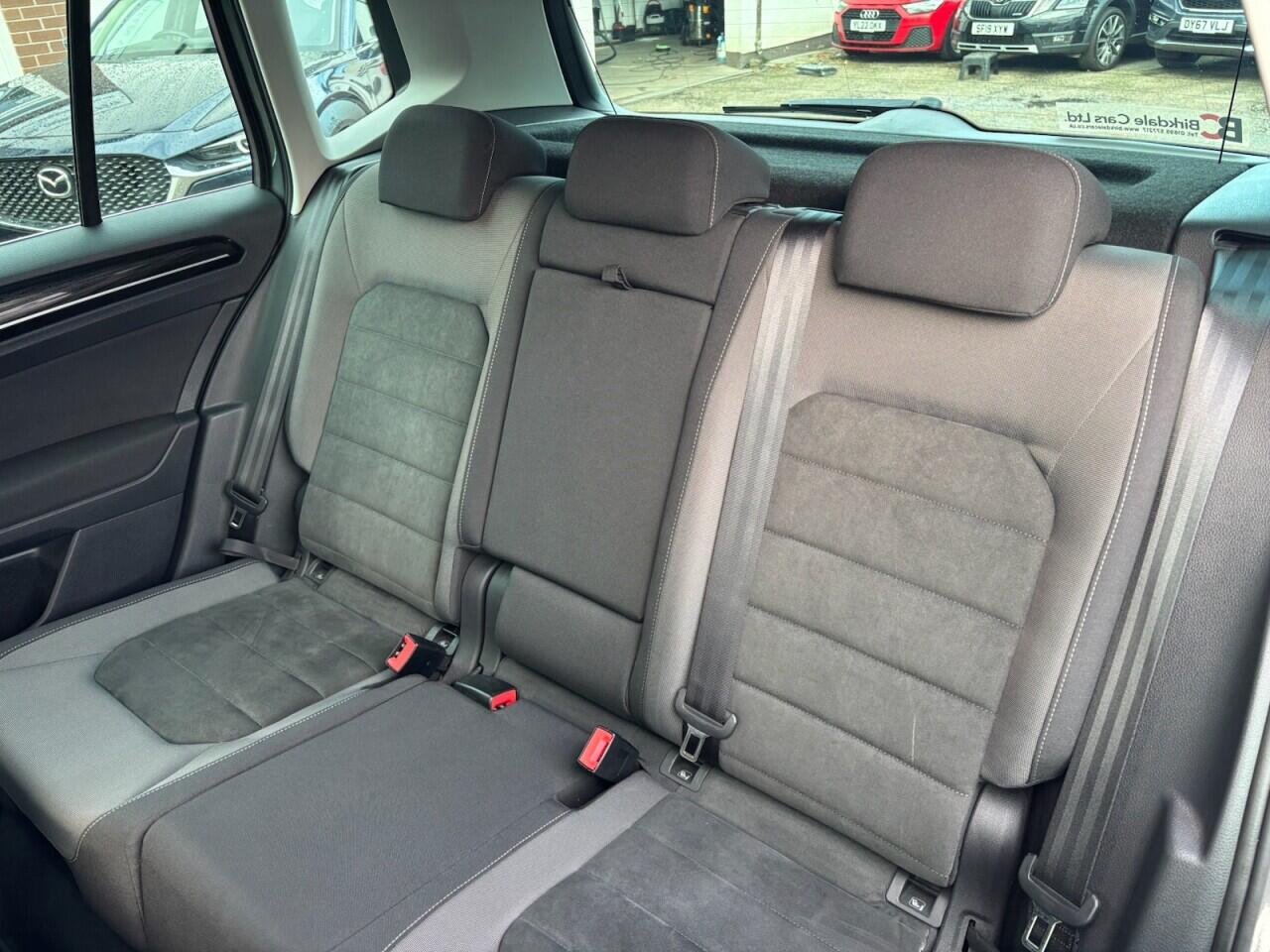 Volkswagen Golf SV view 15