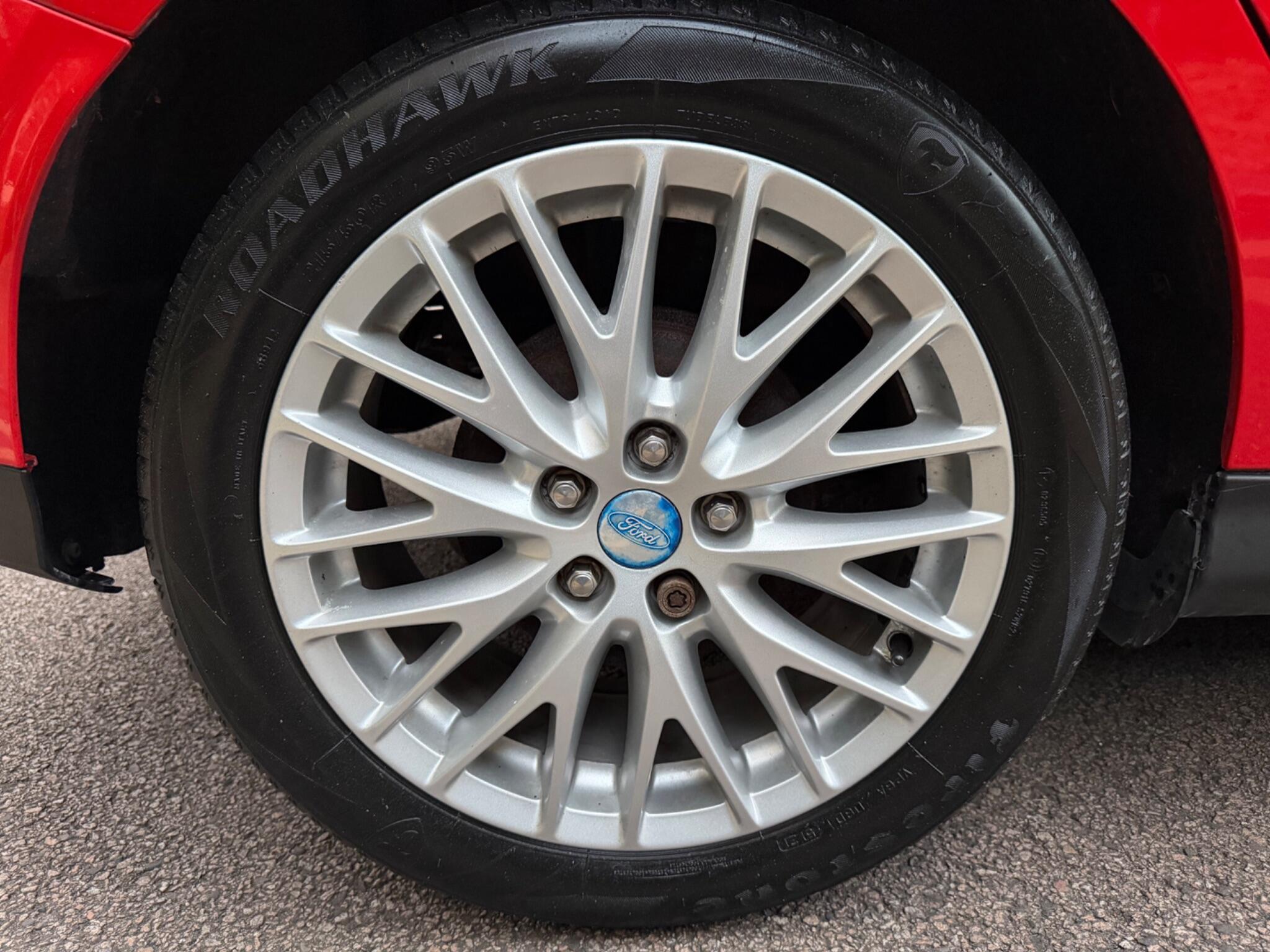Ford Focus view 28