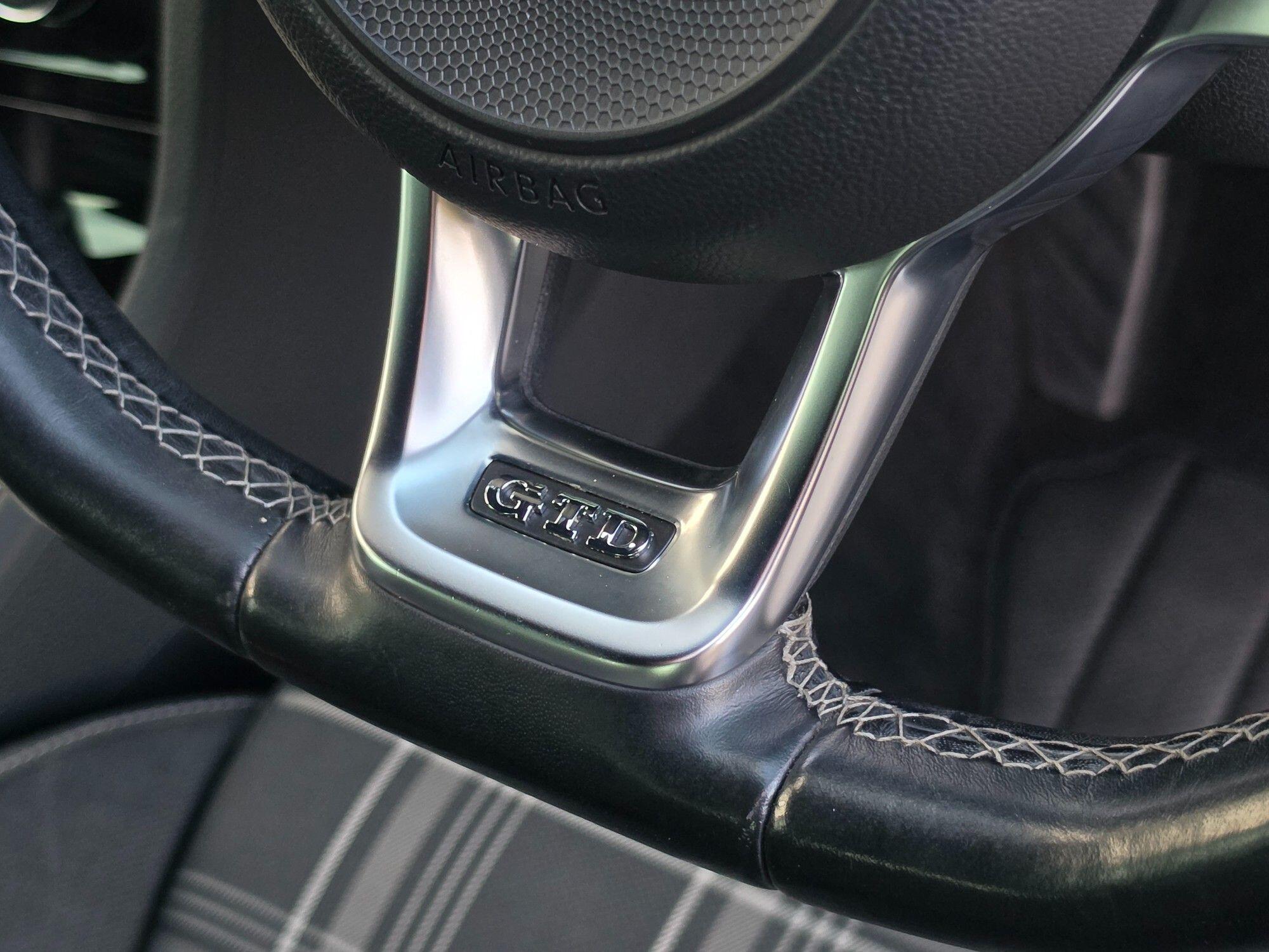 Volkswagen Golf view 83