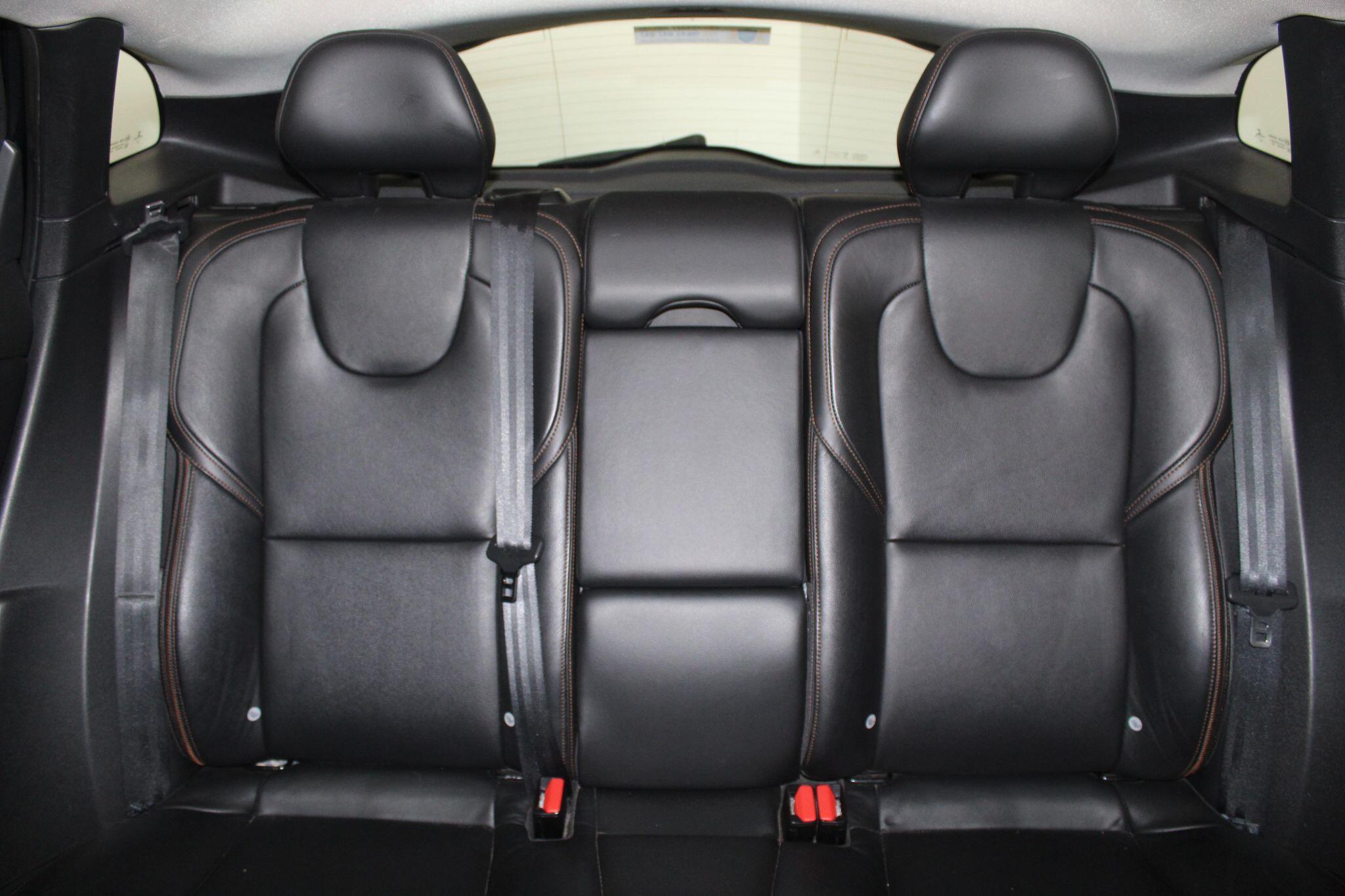 Volvo V40 Cross Country view 49