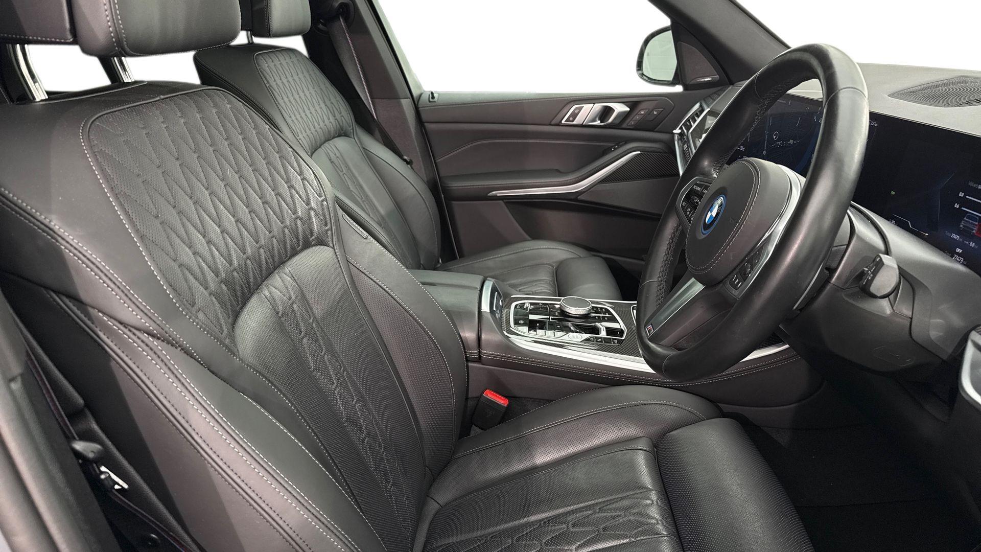 BMW X5 view 11