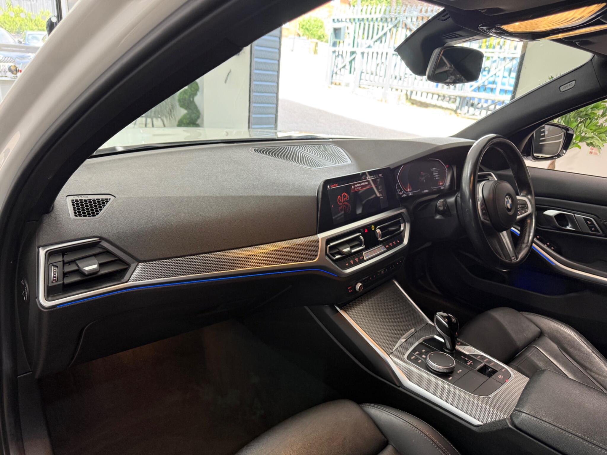 BMW 3 Series view 29