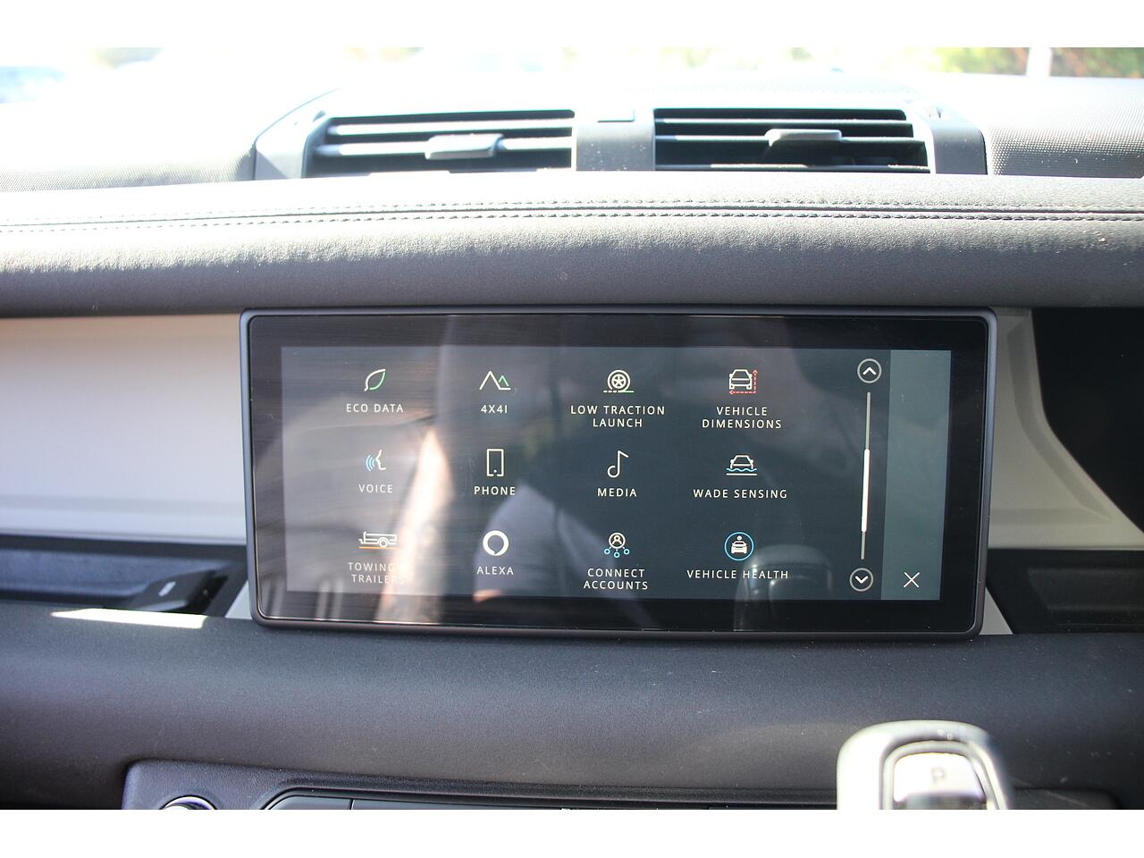 Land Rover Defender view 25