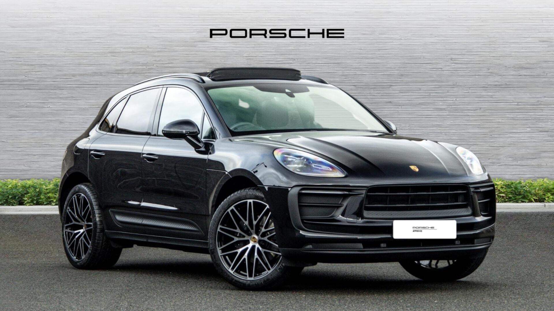 Porsche Macan view 3
