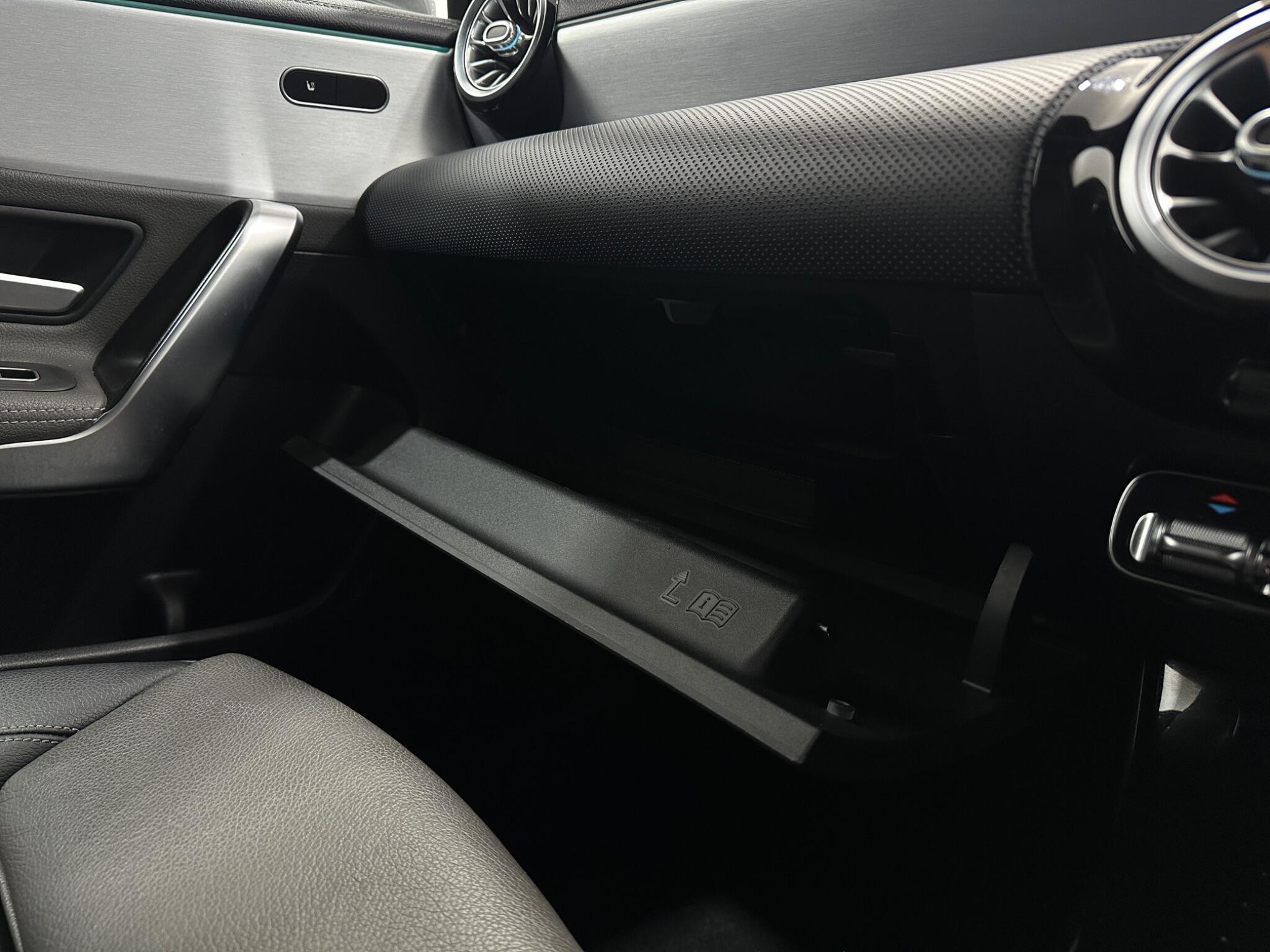 Mercedes-Benz Cla view 29