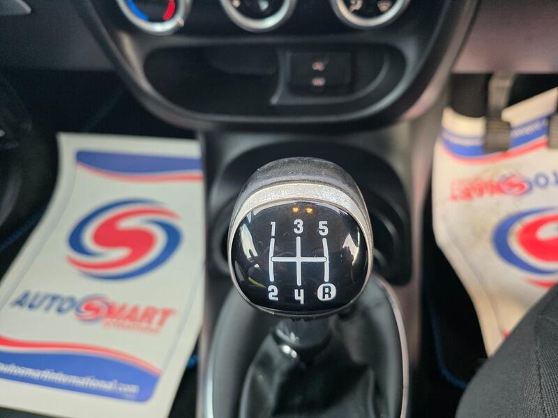 2014 Fiat 500L image 43
