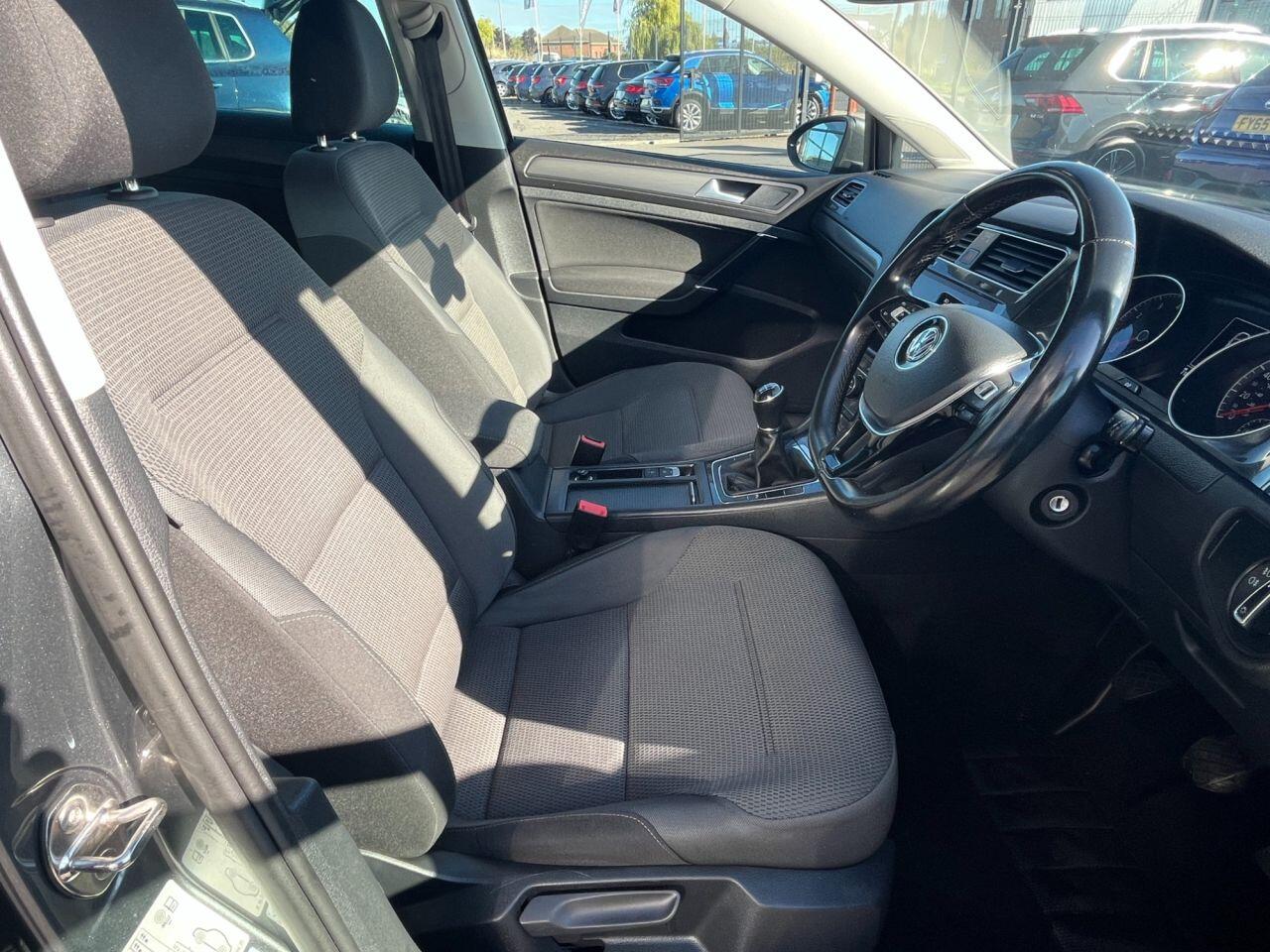 Volkswagen Golf view 10