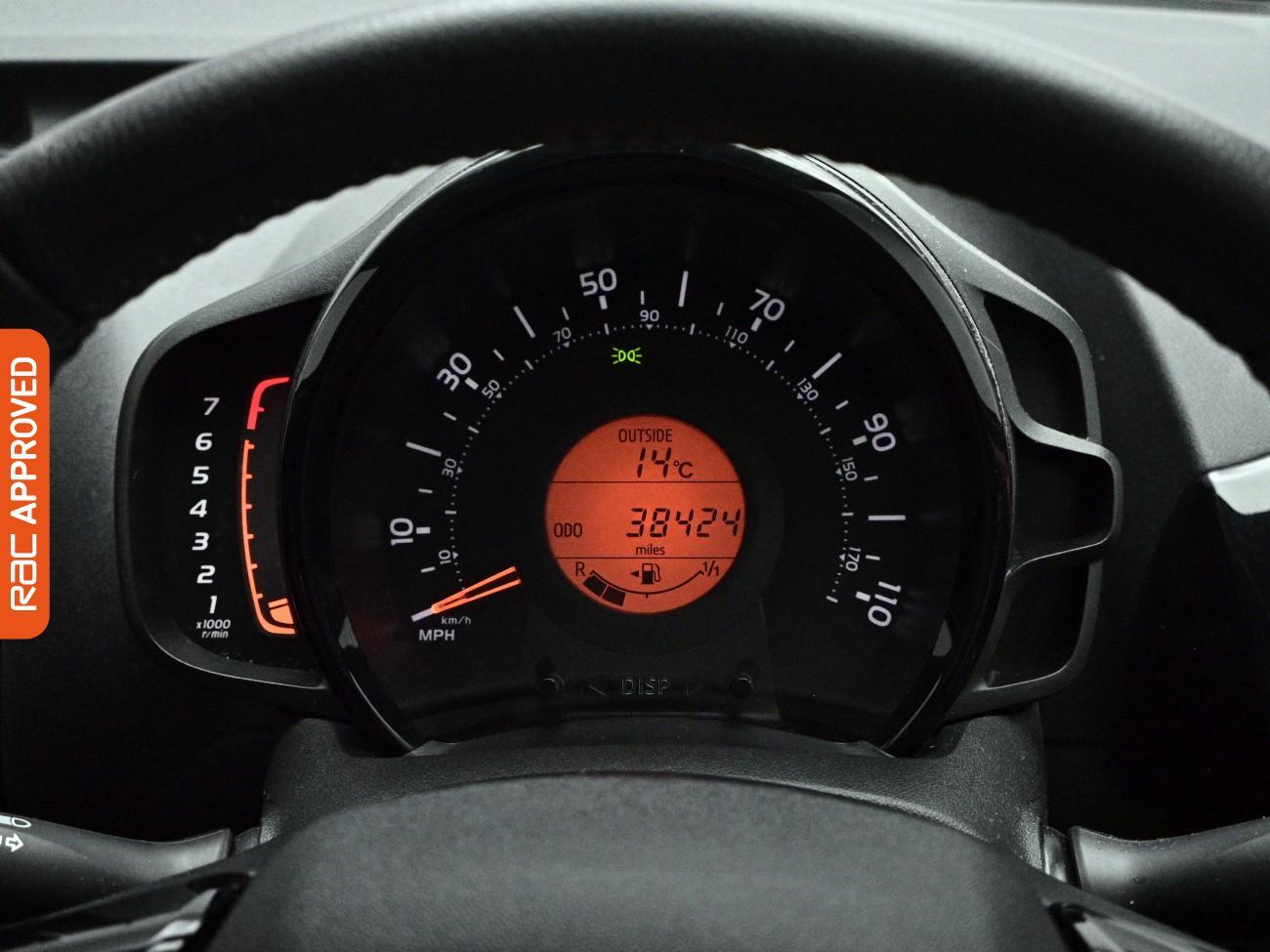 Peugeot 108 view 11