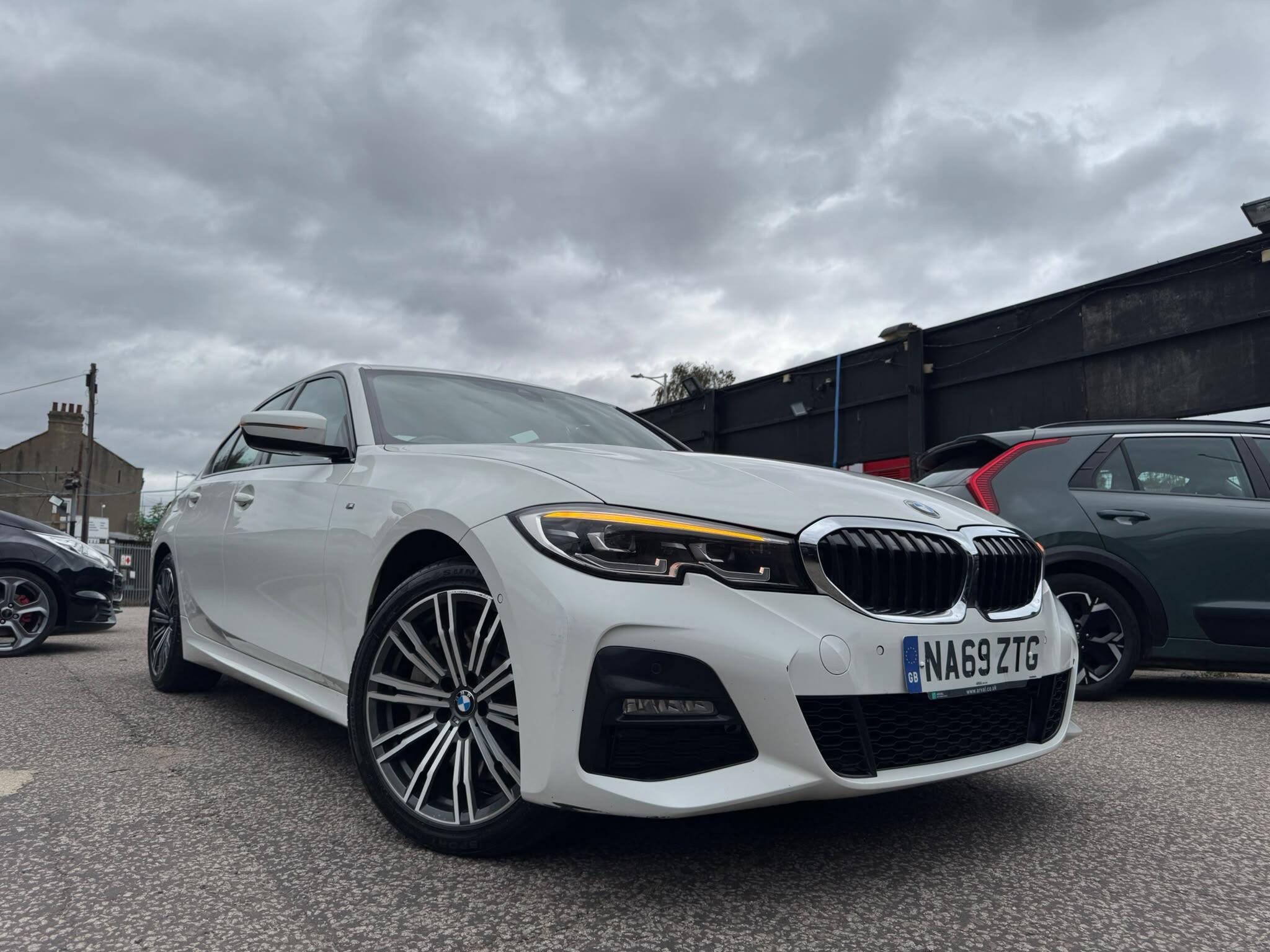 BMW 3 Series view 22