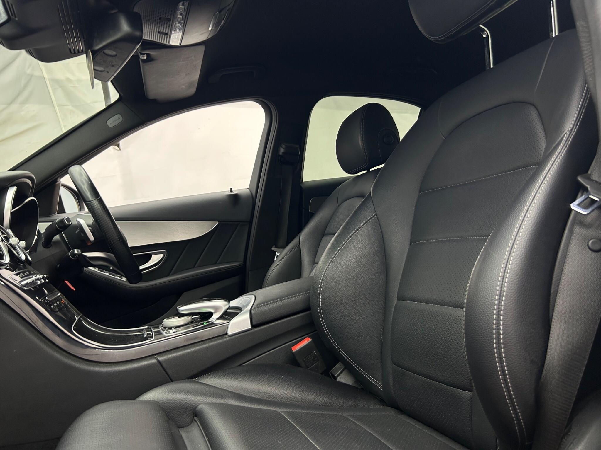Mercedes-Benz C-Class view 44