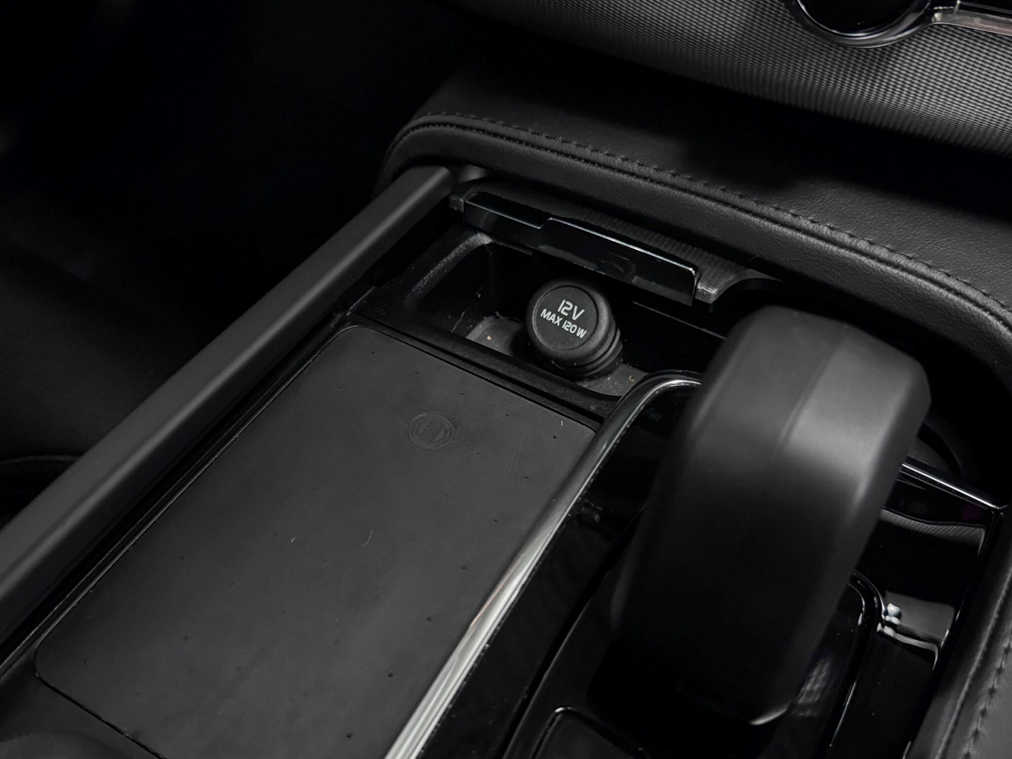 Volvo XC90 view 40