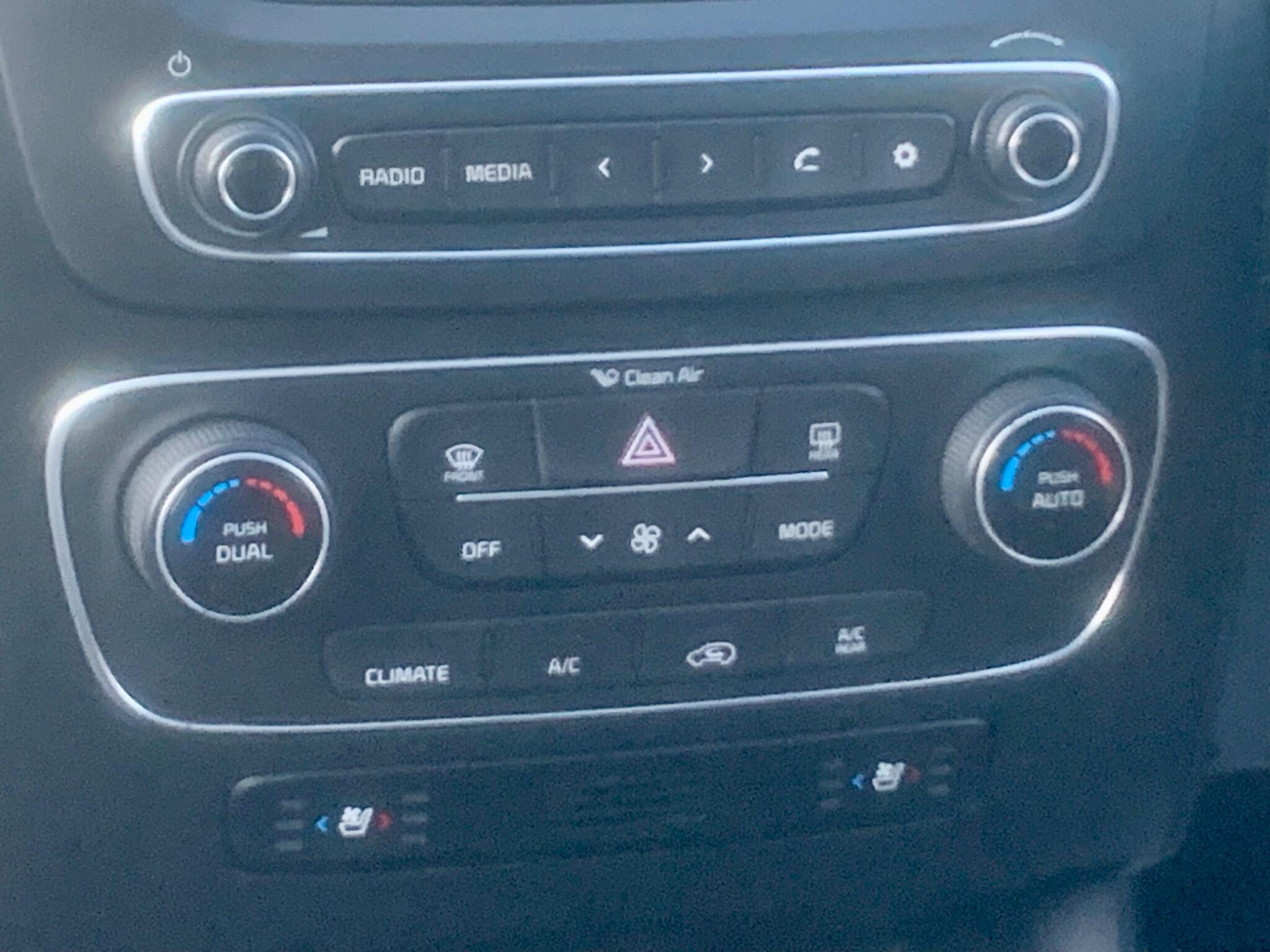 Kia Sorento view 34