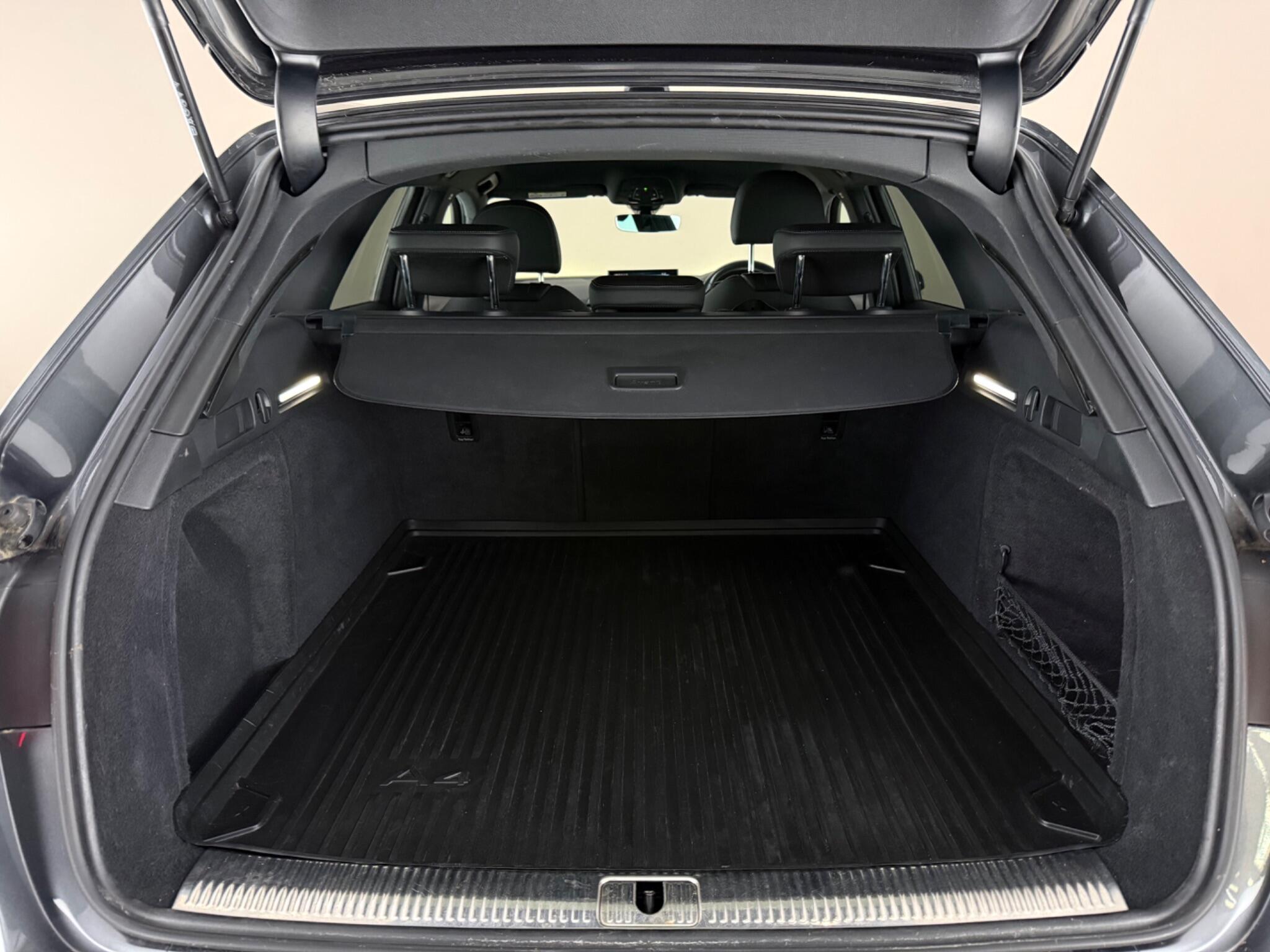 Audi A4 view 10