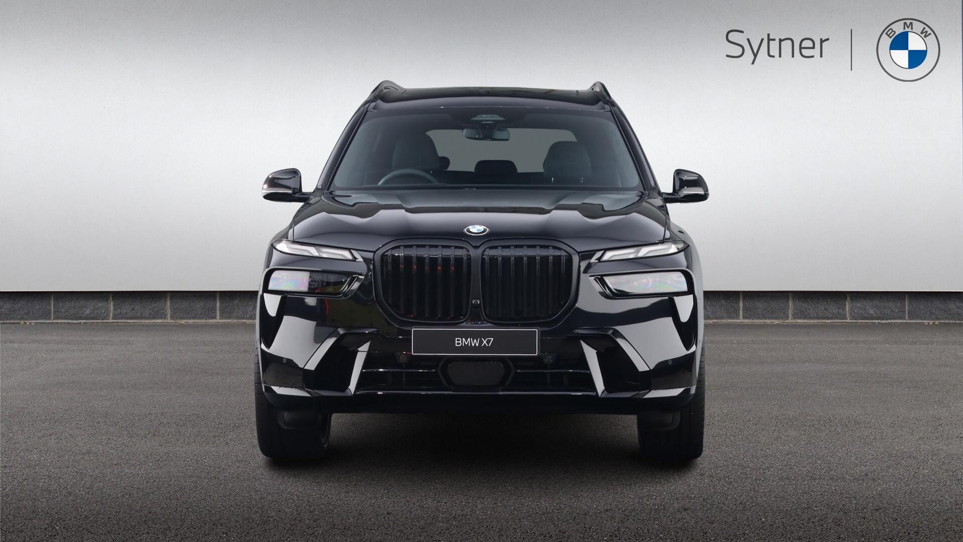 BMW X7 view 16