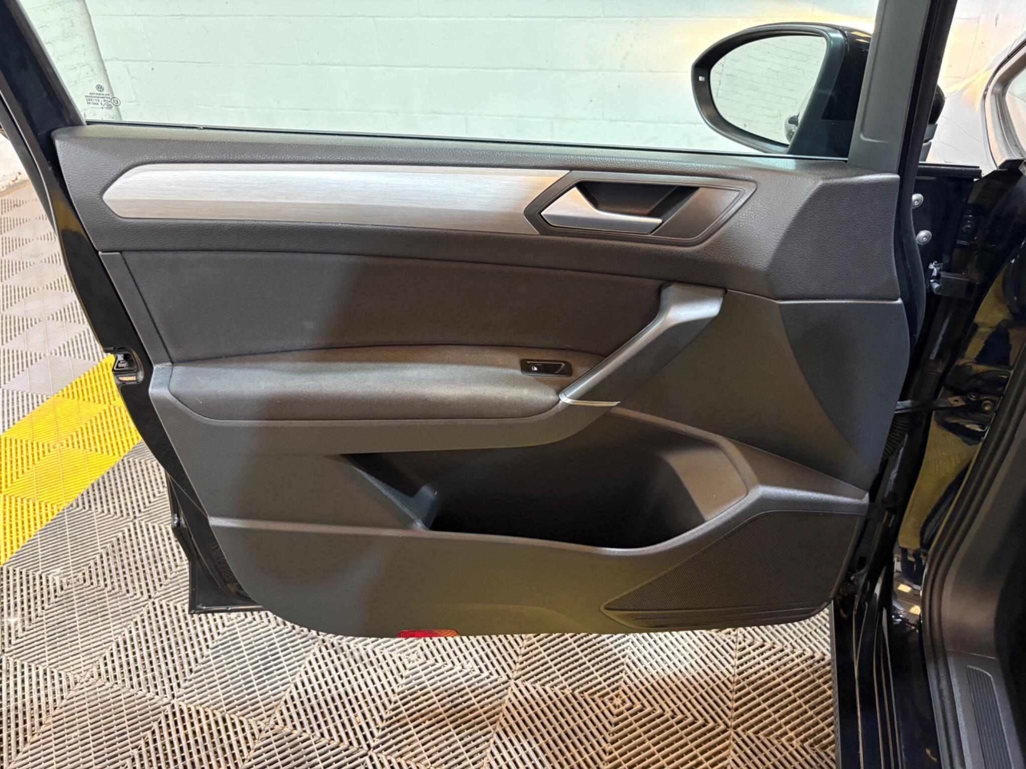Volkswagen Touran view 75
