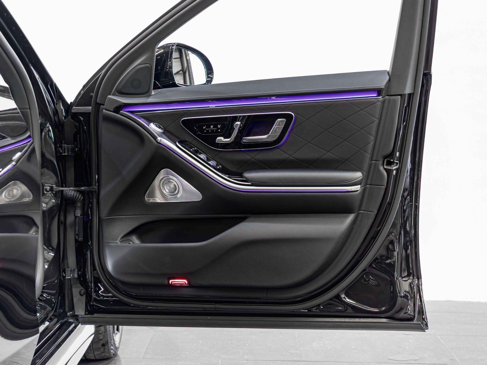 Mercedes-Benz S Class view 29