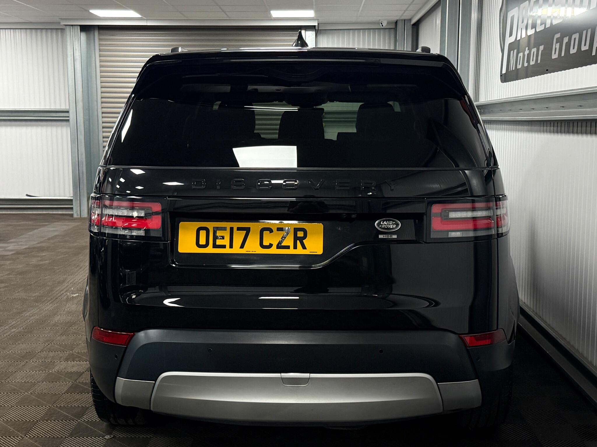 Land Rover Discovery view 11