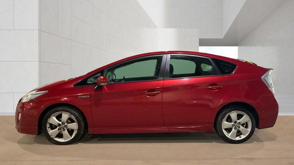 Toyota Prius view 6
