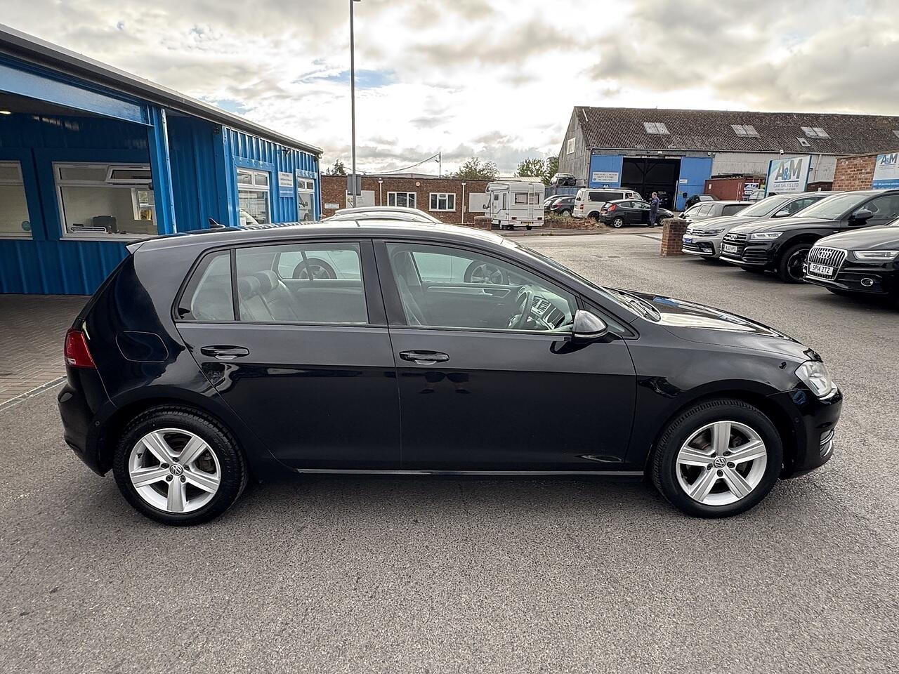 Volkswagen Golf view 7