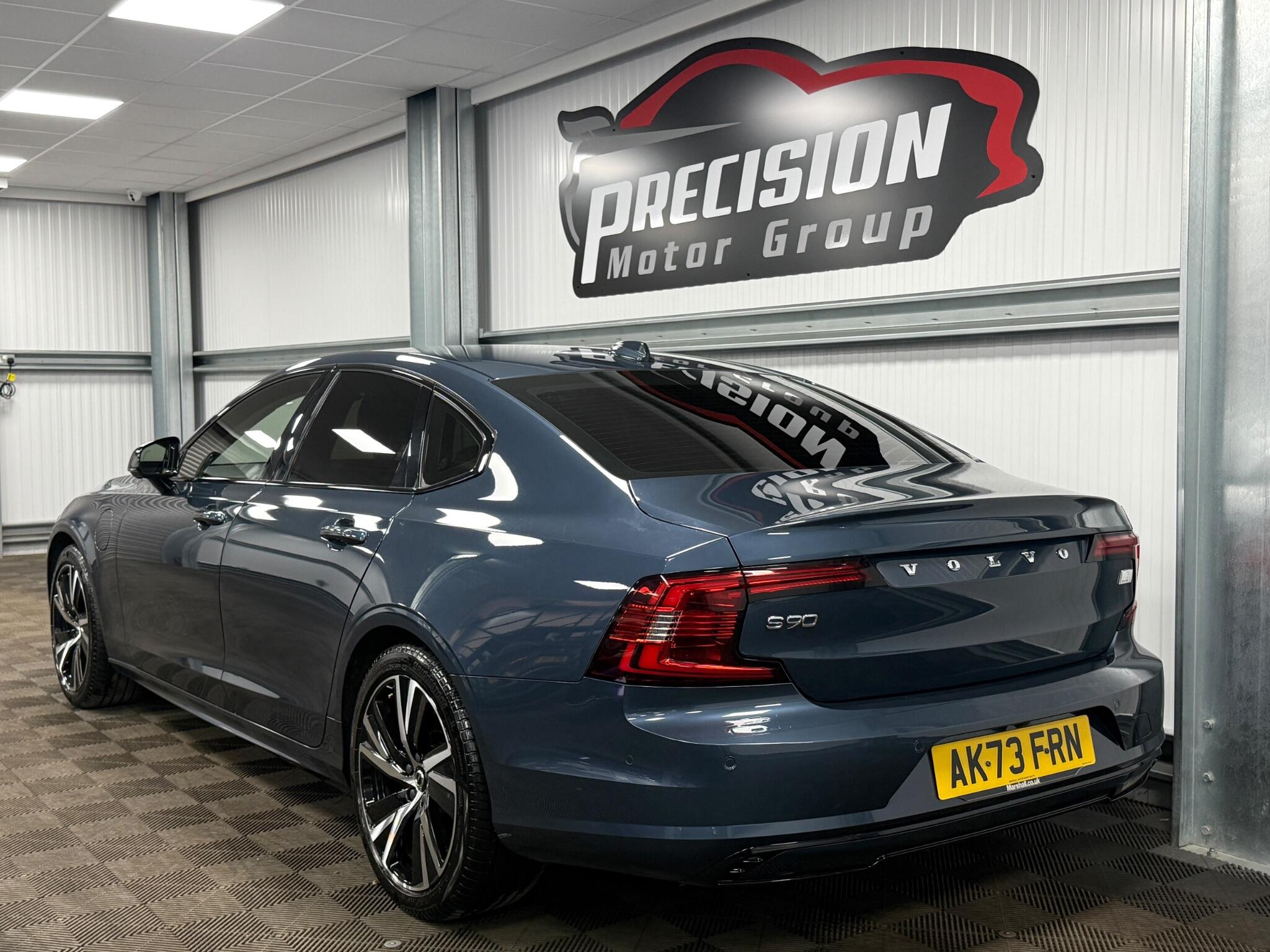 Volvo S90 view 8